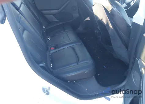 2020 Tesla Model Y Long Range Dual Motor All-Wheel Drive z USA, uszkodzony, nr VIN 5YJYGDEEXLF037010